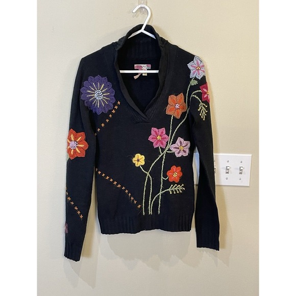 Buffalo By David Button Black Sweater Embroidered Flowers‎ Size Small - Picture 7 of 7